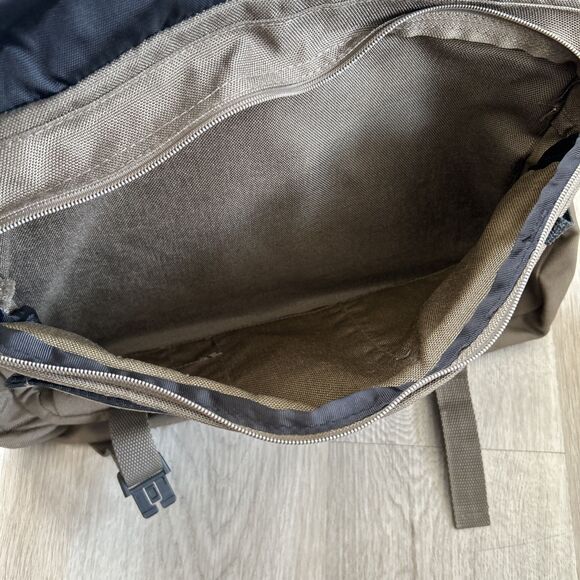 Trager Seattle Vintage Green Brown Messenger Shoulder Bag w/ Leather Trim READ - Picture 6 of 13